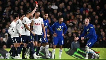 Drama Liga Inggris: Chelsea Kalah 0-2 dari Spurs, Palmer Kartu Merah