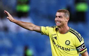 Ronaldo, Pesepakbola Pertama Berharta Rp32 Triliun