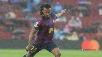 Kounde Akui Performa Menurun, Bertekad Kembali ke Tim Inti Barcelona