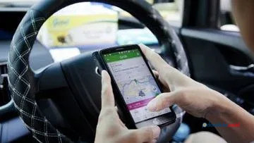Fitur Keamanan Transportasi Online Malam Hari