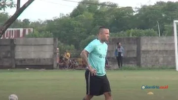 Radja Nainggolan Kagumi Budaya Kebersamaan di Indonesia