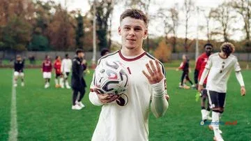 Kai Rooney Cetak Empat Gol: Potensi Bintang Masa Depan MU?