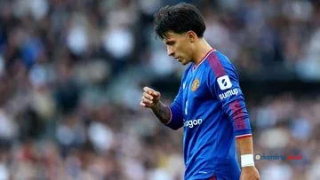 Situasi MU Panas: Klarifikasi Martinez dan Kritik Keane