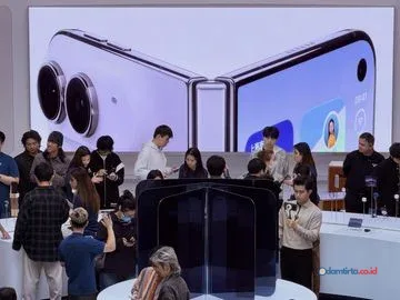 Antusiasme Warga China Sambut Peluncuran iPhone Lipat Apple