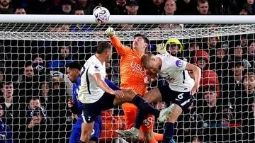 Chelsea Kalah dari Spurs, Xabi Alonso Bela Mike Penders
