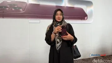 Wanita Bekasi Rela Tak Tidur Demi iPhone 18 Pro Max Pertama