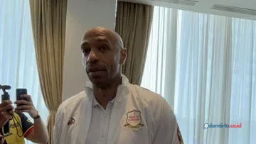 Thierry Henry Sapa Fans Arsenal Jakarta: Kita Semua Keluarga
