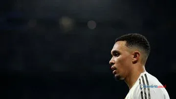 Carragher Sarankan Alexander-Arnold Kembali ke Liverpool