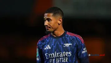 Alasan William Saliba Absen di Foto Skuad Terbaru Arsenal
